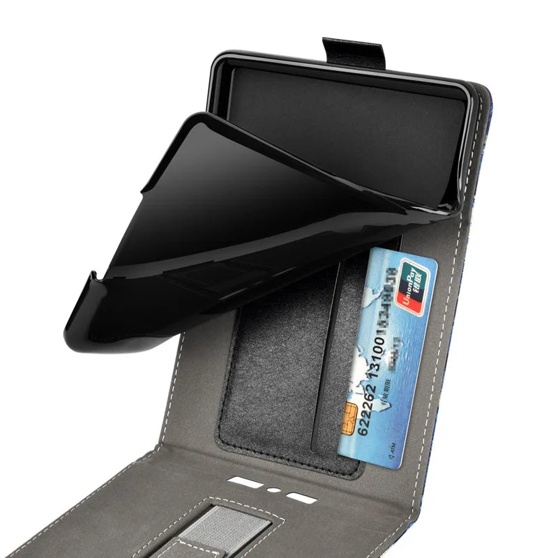 Kindle Paperwhite case with flexible device holder