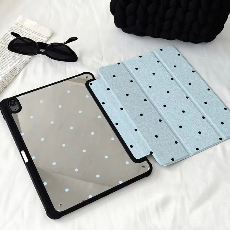 Polka Dot Magnetic Tablet Case (for iPads)