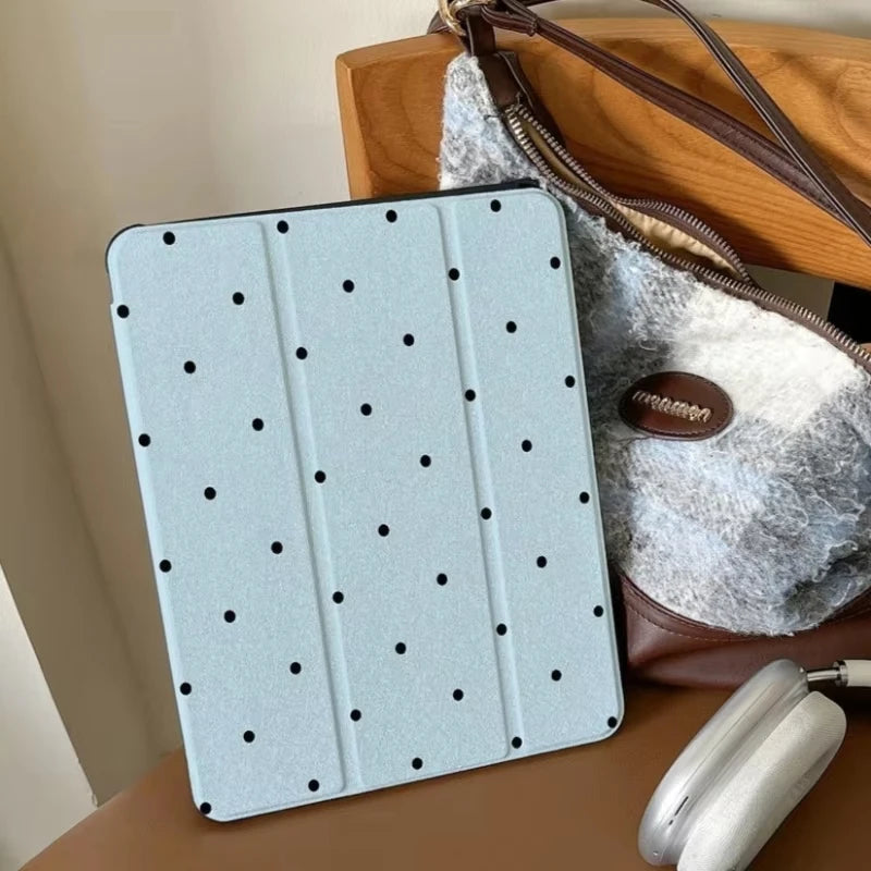 Polka Dot Magnetic Tablet Case (for iPads)