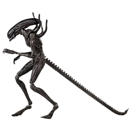 Movable Alien Figurine 1:18 Scale of Xenomorph