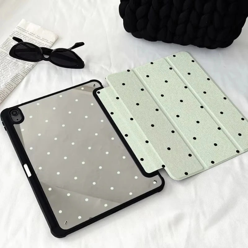 Polka Dot Magnetic Tablet Case (for iPads)